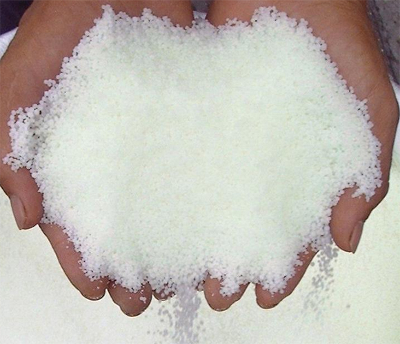 尿素那種顏色的