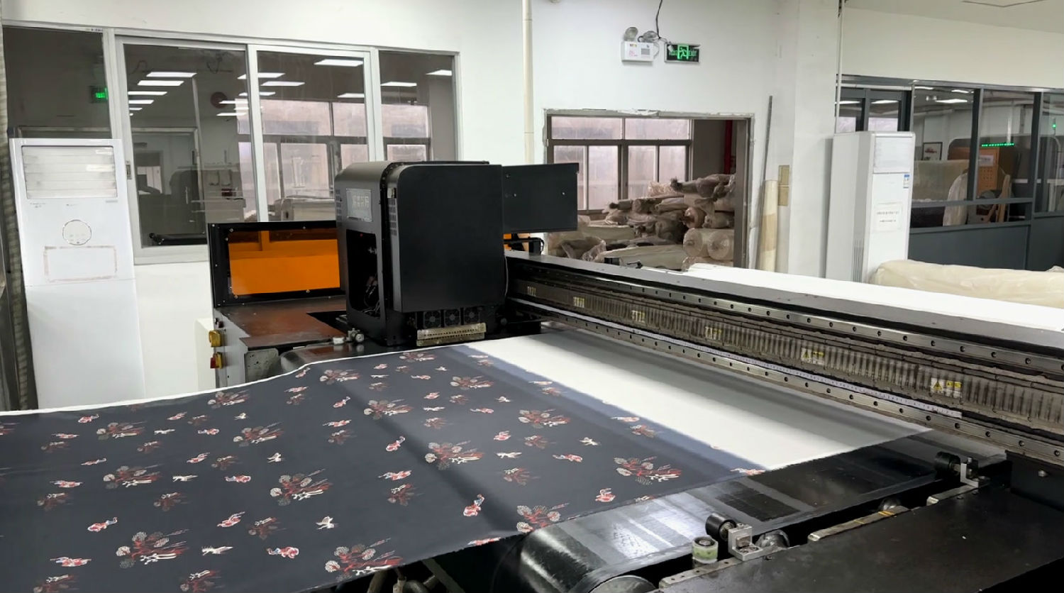 數(shù)碼印花打印進(jìn)布時(shí)織物出現(xiàn)皺痕如何解決?